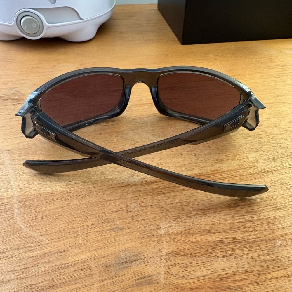 Oakley Retro Black Sunglasses - Picture 3 of 5
